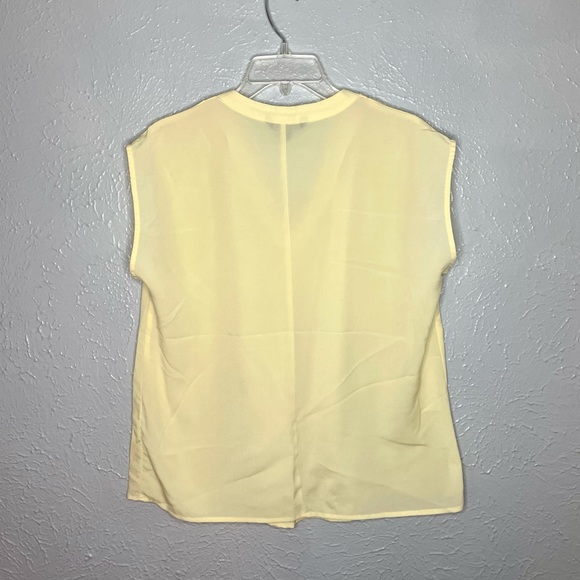 Banana Republic Pleated V-Neckline Tank Blouse - Picture 3 of 4